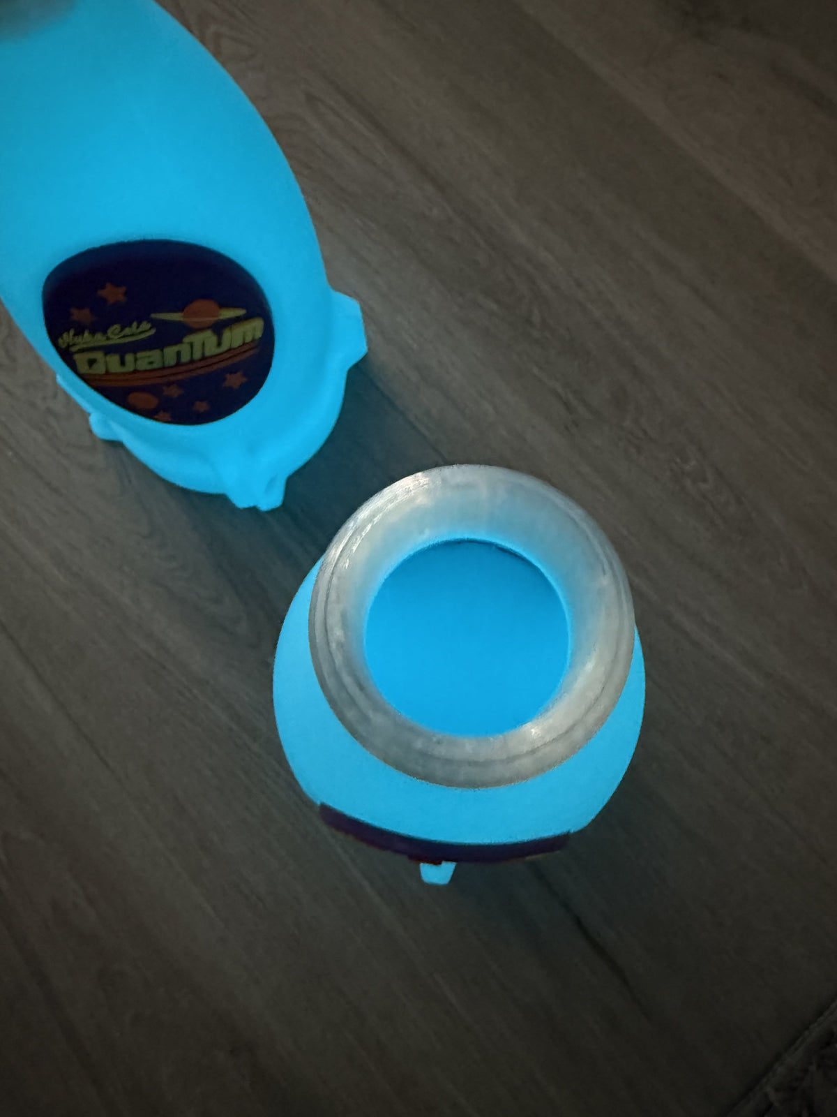 MTG Deck Box Nuka-Cola Quantum Bottle (Glow-In-The-Dark)