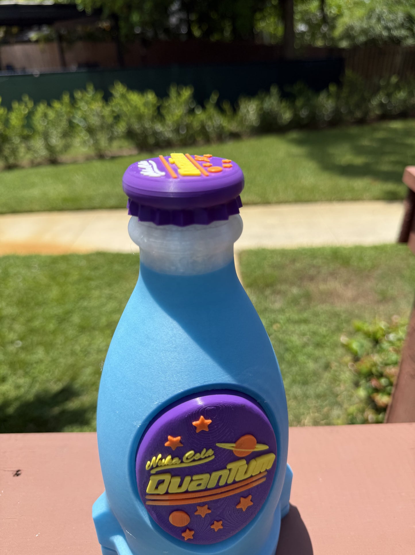 MTG Deck Box Nuka-Cola Quantum Bottle (Glow-In-The-Dark)